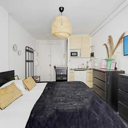 Charming - 2p - Batignolles * Paris